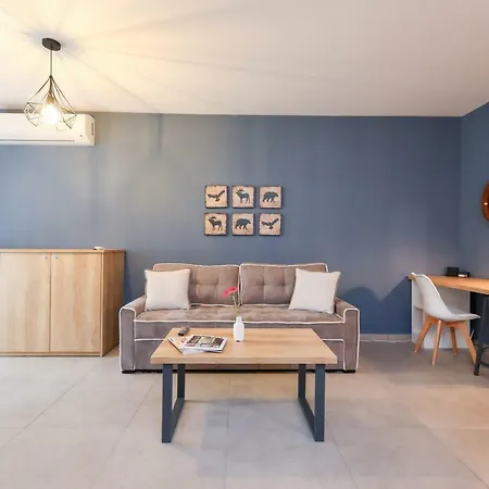 Apartament Artemis *